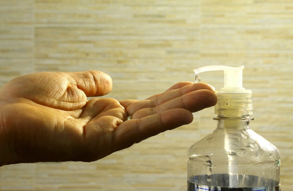 アルコール消毒がワキガの匂いに与える影響とは？
